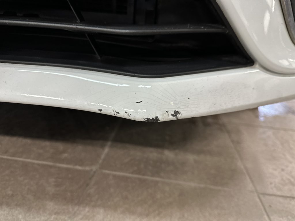 zderzak przedni - uszkodzenie spot repair